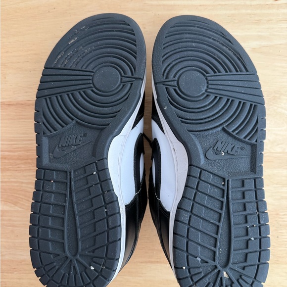 Nike Panda Dunks - Picture 4 of 6